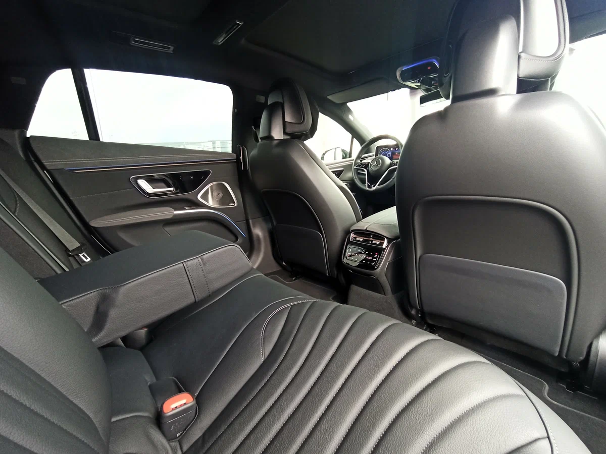 Аренда Mercedes EQS